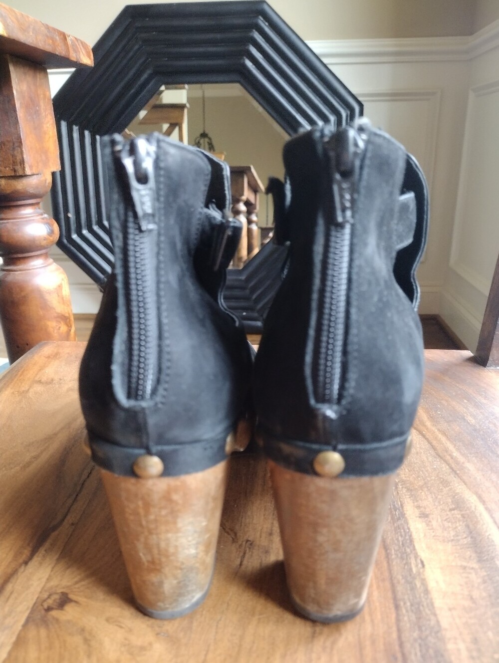 Five Worlds Black Leather Studded Clogs Size 9.5 - Picture 4 of 7